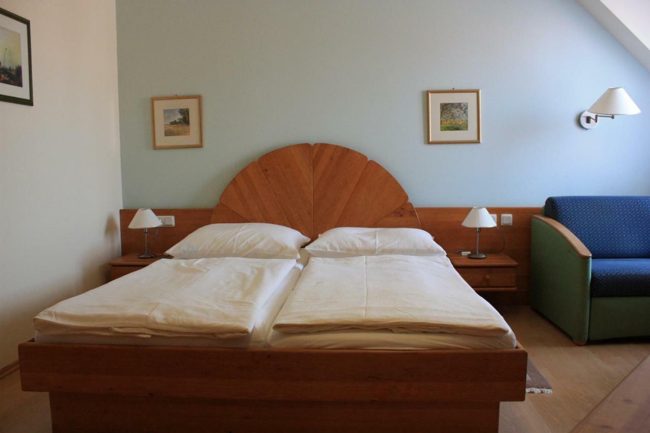 Gasthof Weinzettl Hotel Apetlon Esterno foto